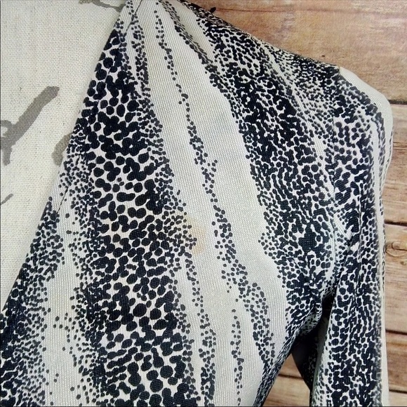 Diane Von Furstenberg | Silk Speckled Dot Print 3/4 Sleeve Wrap Style Midi Dress - Picture 5 of 8